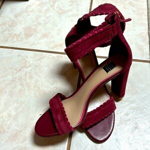 White House black market, Natalie sandals size 9